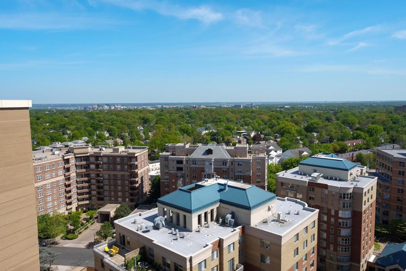 Ballston Getaway King Suite Arlington Buitenkant foto